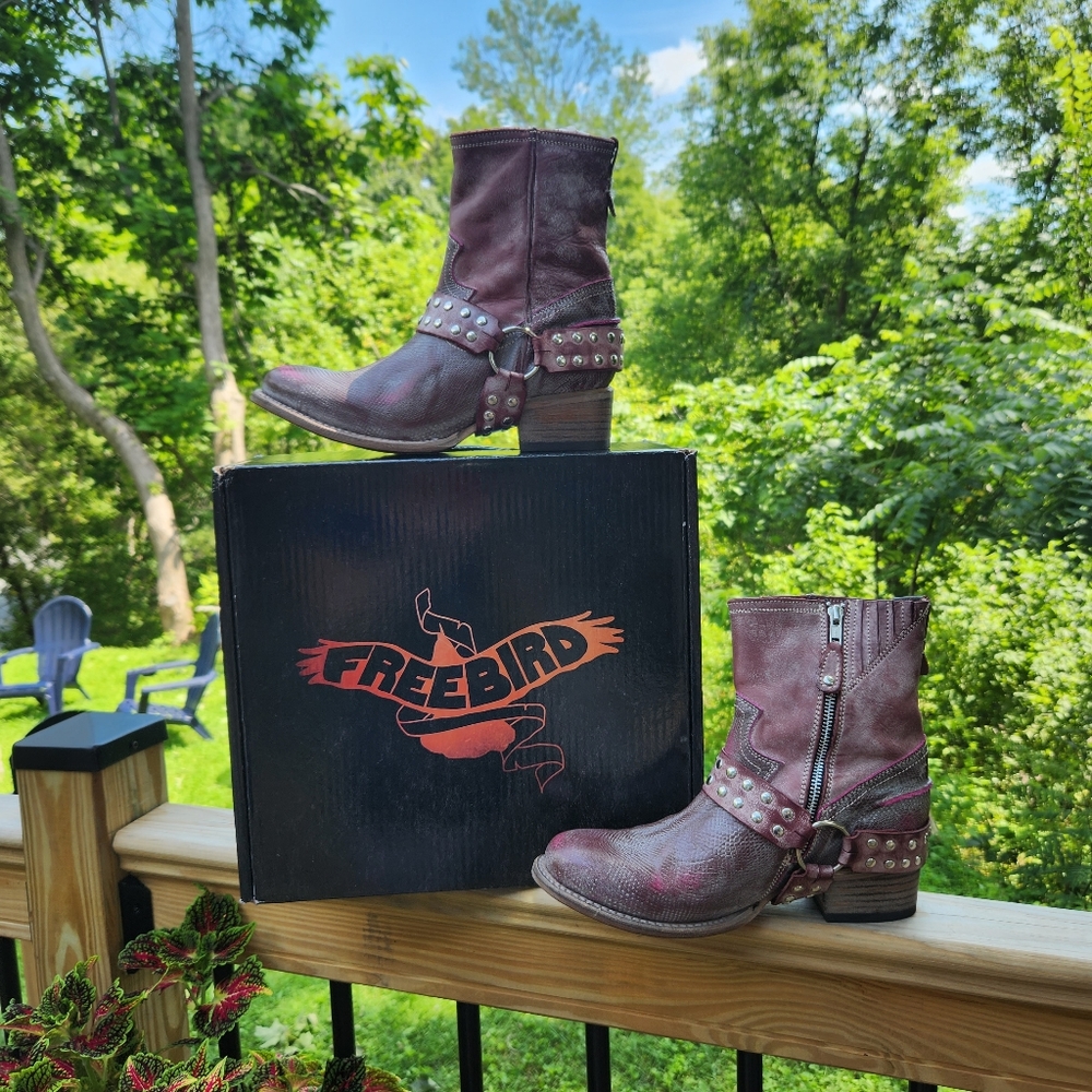 Freebird Ramone Fuchsia Size 9